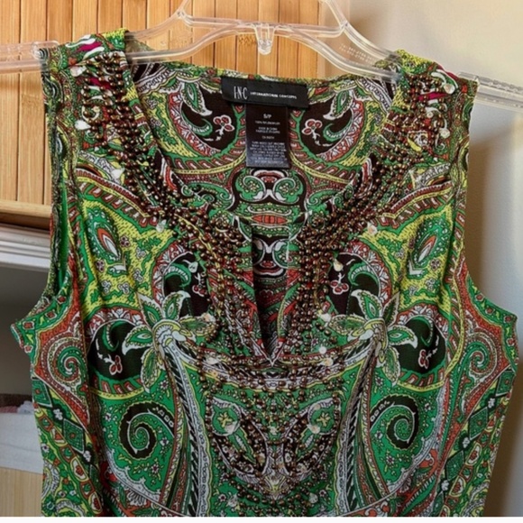 Beaded - Jewelled INC Gorgeous Paisley Print Sleeveless Blouse - Picture 1 of 6